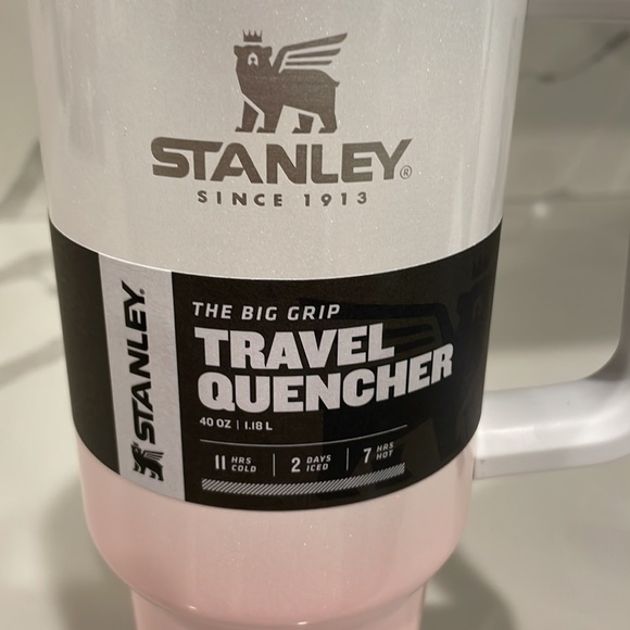 Stanley - PARFAIT OMBRE 40 oz. Adventure Quencher Tumbler (Pink and White) - NWT - Picture 5 of 8